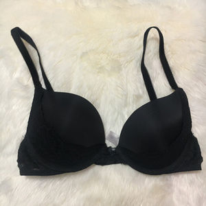 ❤️4/$16❤️ Victoria's Secret Black Lace Bra